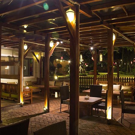 Hotel Malas Панчгани Екстериор снимка