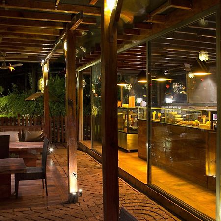 Hotel Malas Панчгани Екстериор снимка