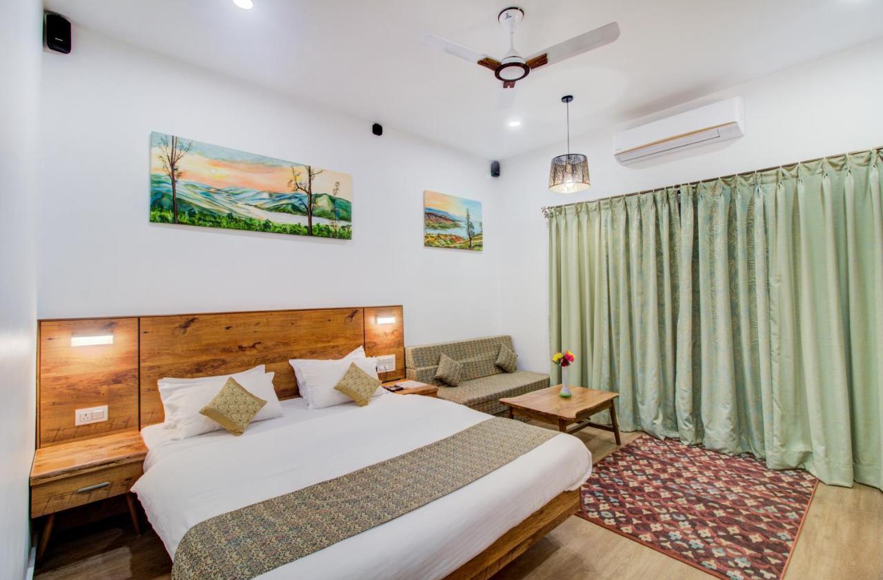 Hotel Malas Панчгани Екстериор снимка