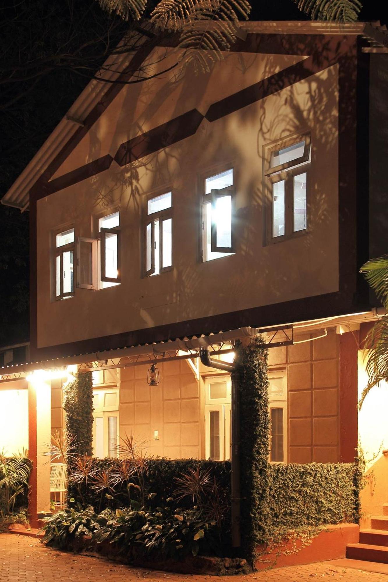 Hotel Malas Панчгани Екстериор снимка