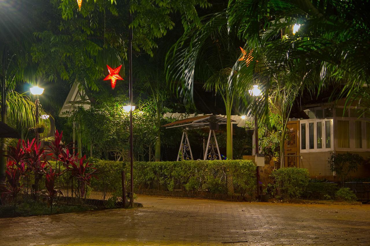 Hotel Malas Панчгани Екстериор снимка