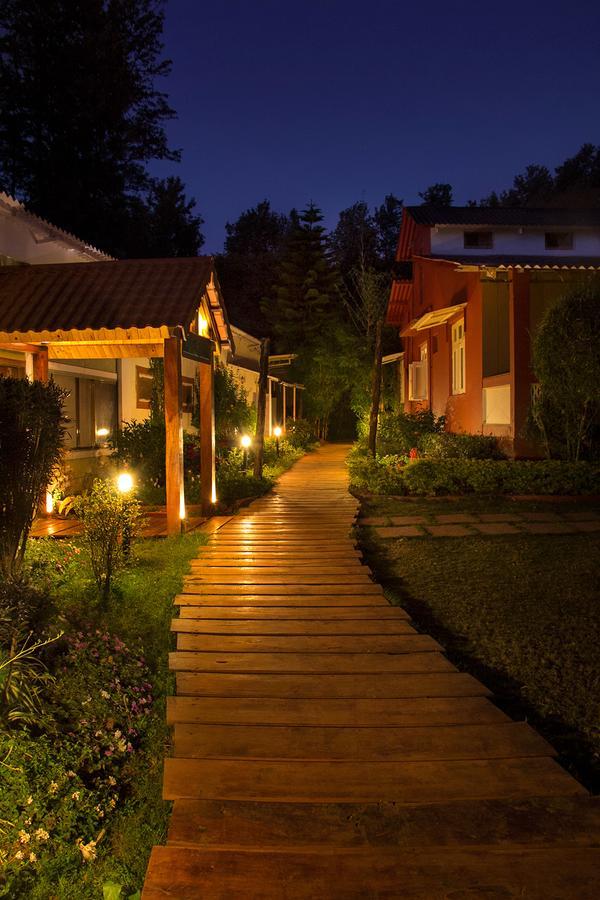 Hotel Malas Панчгани Екстериор снимка