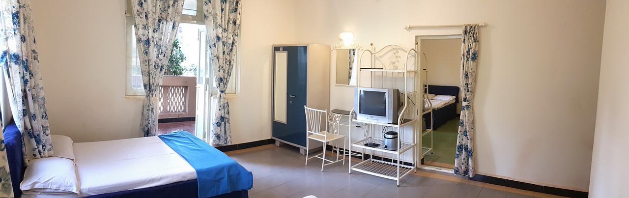 Hotel Malas Панчгани Екстериор снимка