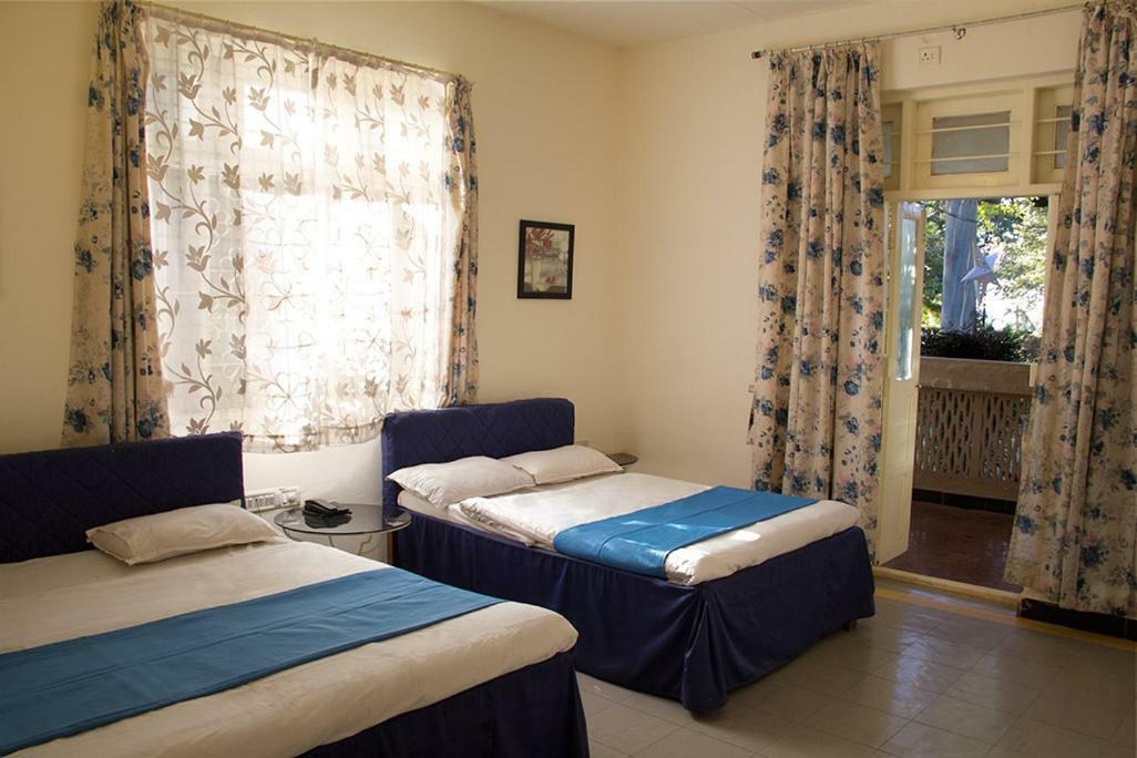 Hotel Malas Панчгани Екстериор снимка