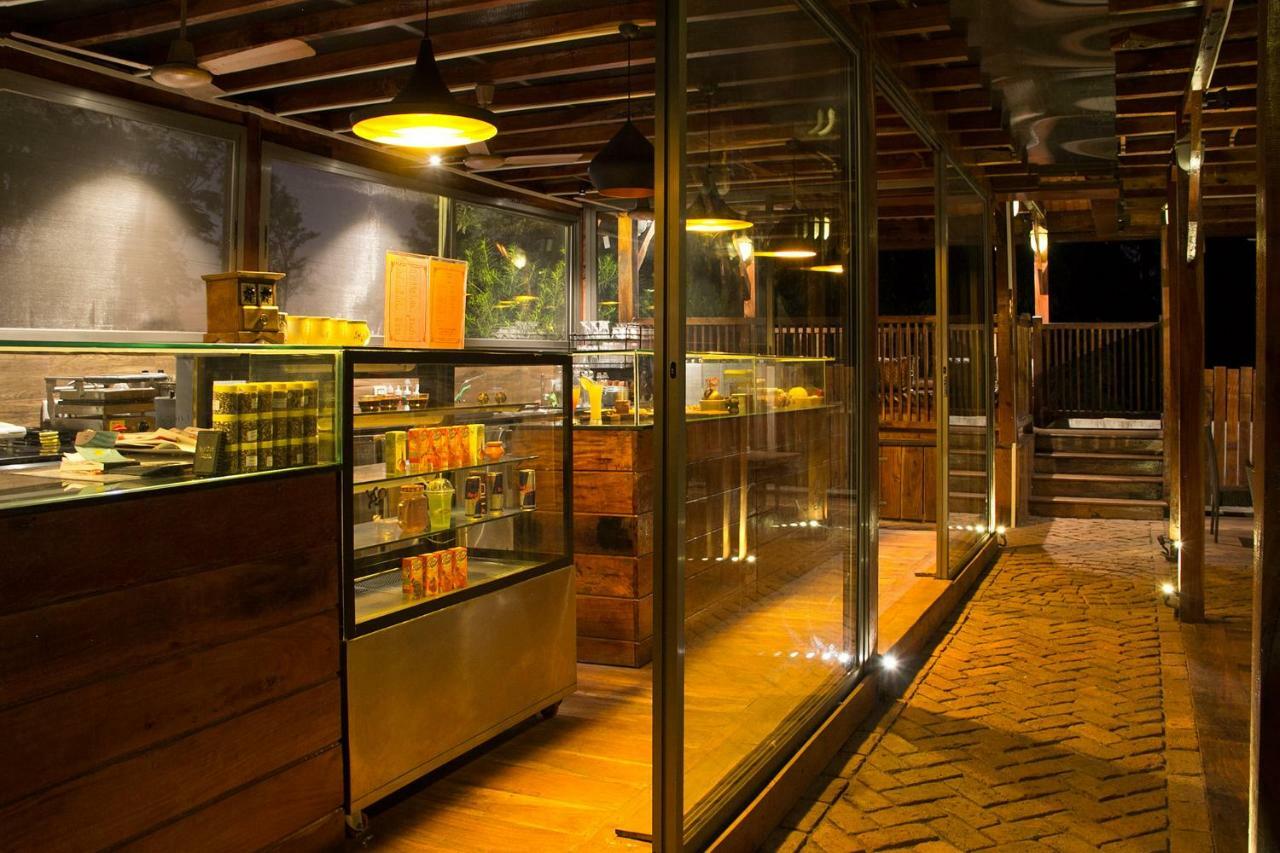 Hotel Malas Панчгани Екстериор снимка